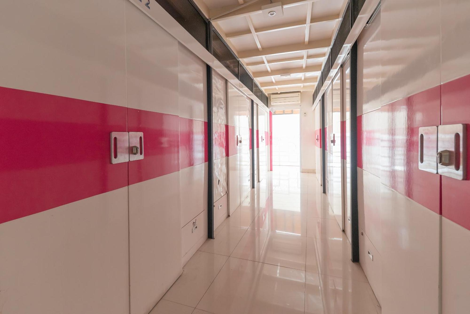 Reddoorz Hostel At Kiara Cozy Kircon باندونج المظهر الخارجي الصورة