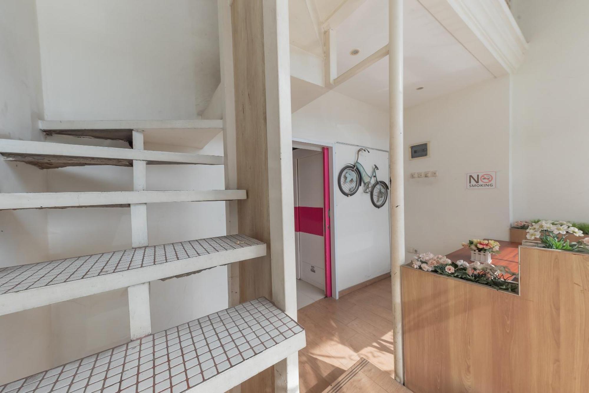 Reddoorz Hostel At Kiara Cozy Kircon باندونج المظهر الخارجي الصورة