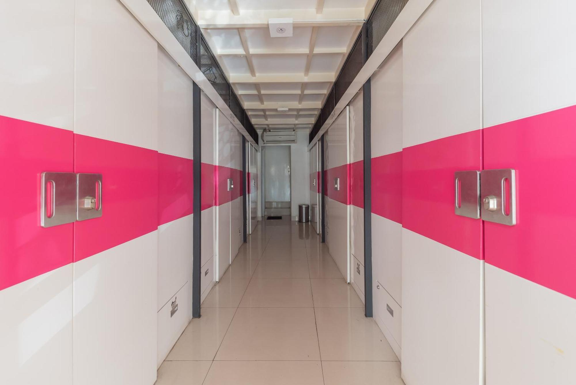 Reddoorz Hostel At Kiara Cozy Kircon باندونج المظهر الخارجي الصورة